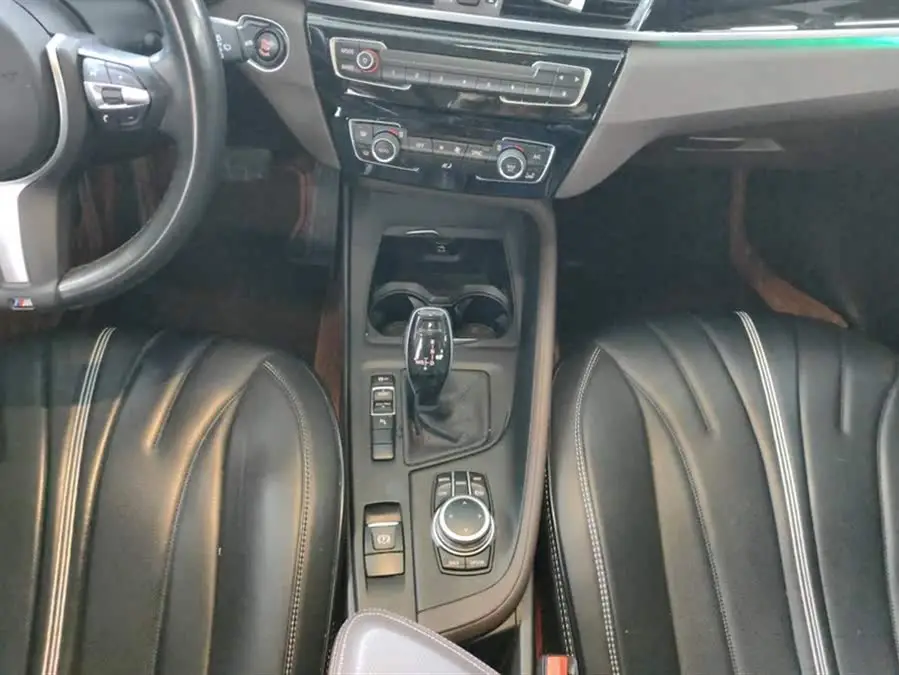 BMW X1 2021 sDrive25Li Leading Edition