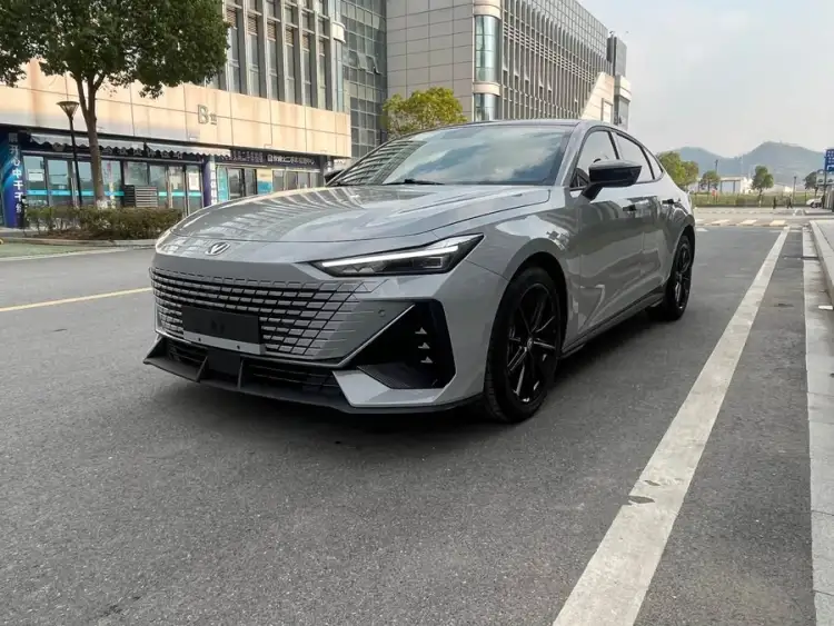 Changan UNI-V 2023 1.5T Premium