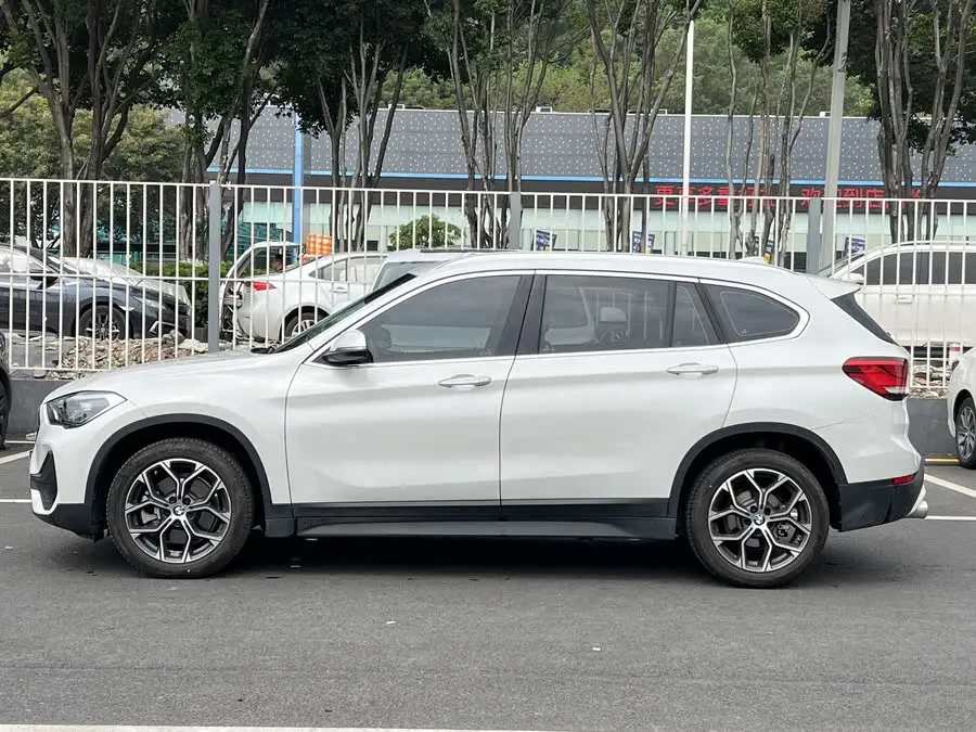 بي إم دبليو X1 2022 sDrive25Li إصدار القيادة