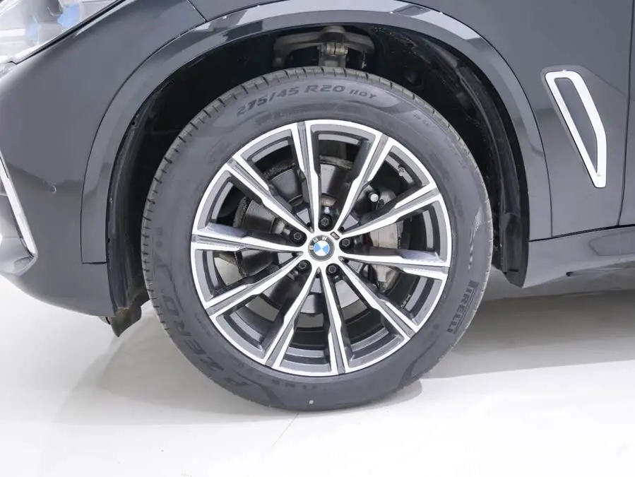 بي إم دبليو X5 2022 xDrive 30Li باقة M الرياضية الحصرية