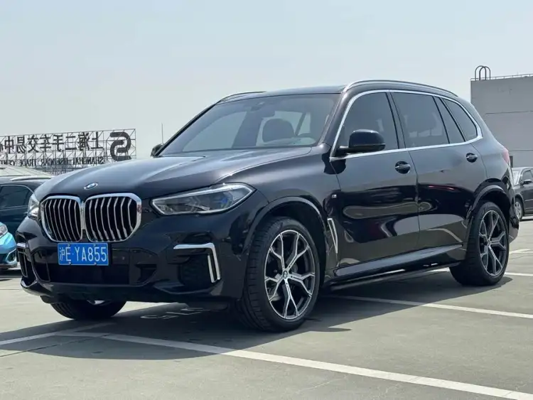 BMW X5 2022 xDrive 40Li M Sport Package