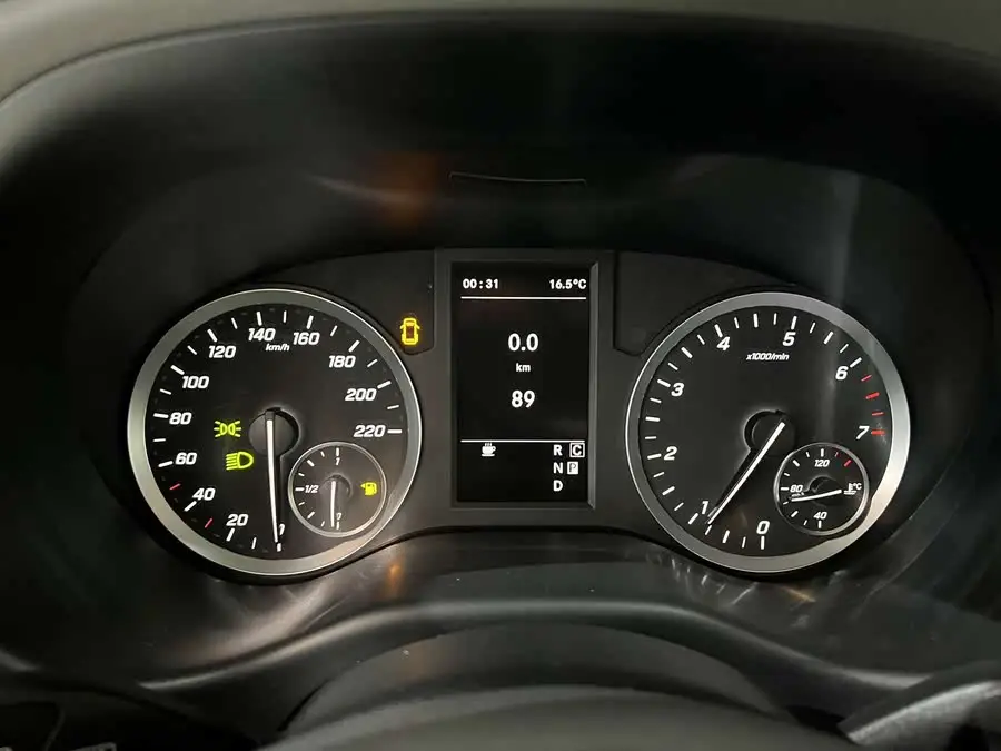 Vito 2023 2.0T Business Edition 7-seater