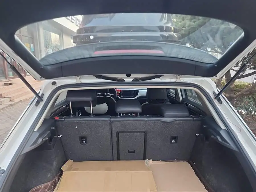 T-ROC 2020 طراز 230 TSI DSG دفع ثنائي مستوى الدخول