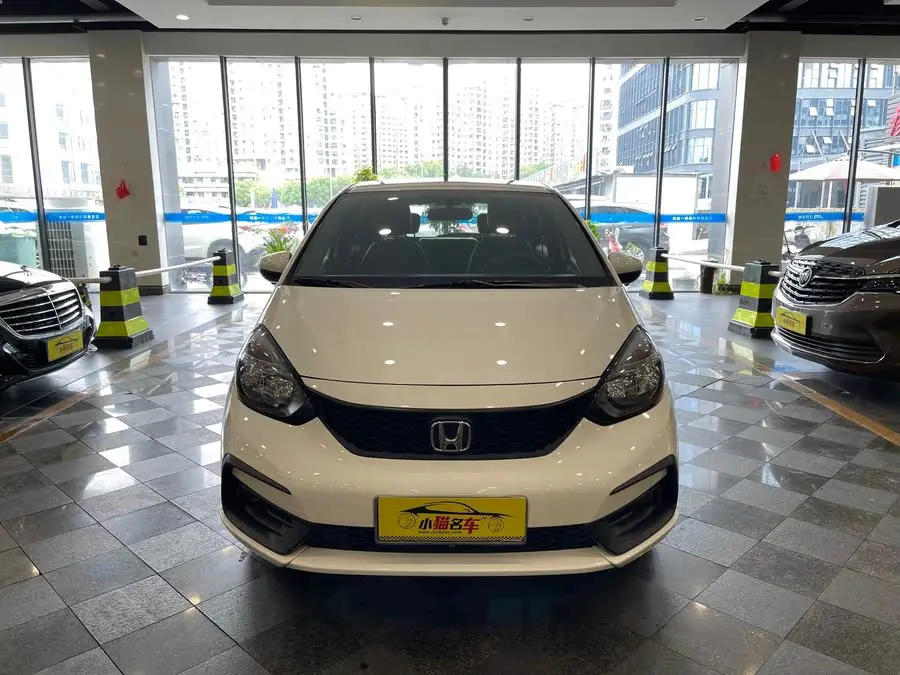 فيت 2021 1.5L CVT إصدار رياضي