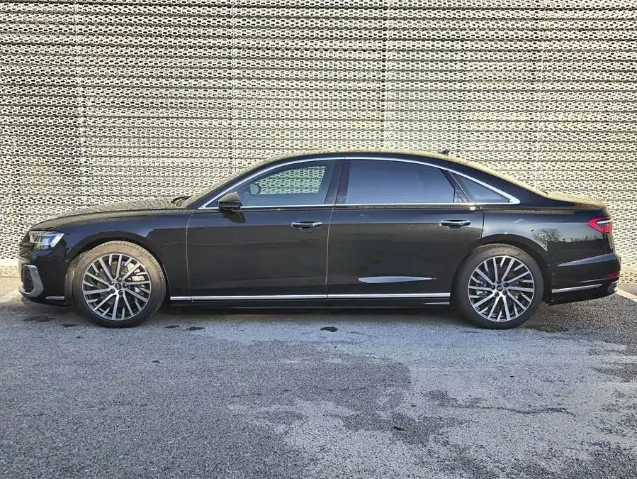 Audi A8 2024 A8L 55 TFSI quattro Flagship