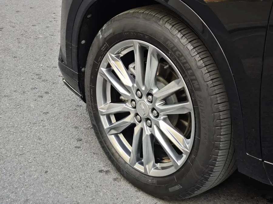 كاديلاك XT6 2022 2.0T فاخرة بستة مقاعد ودفع أمامي