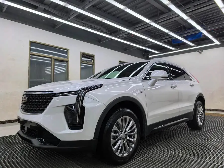 Cadillac XT4 2024 28T Luxury FWD