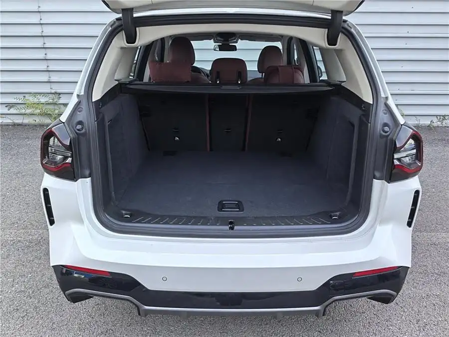 بي إم دبليو iX3 2022 طراز إعادة تصميم رائد