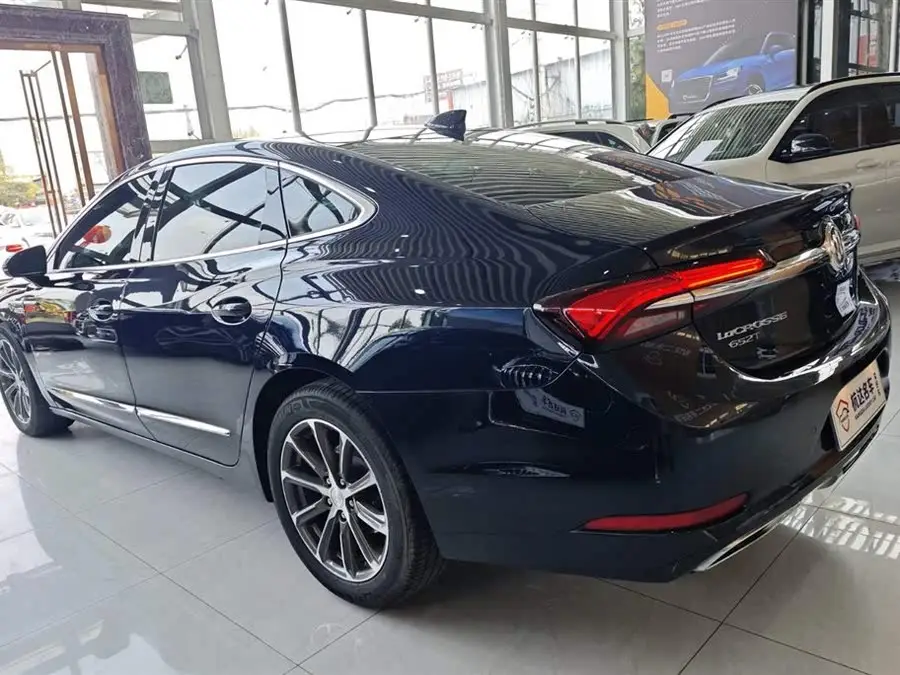 بيوك لاكروس 2022 652T فاخرة