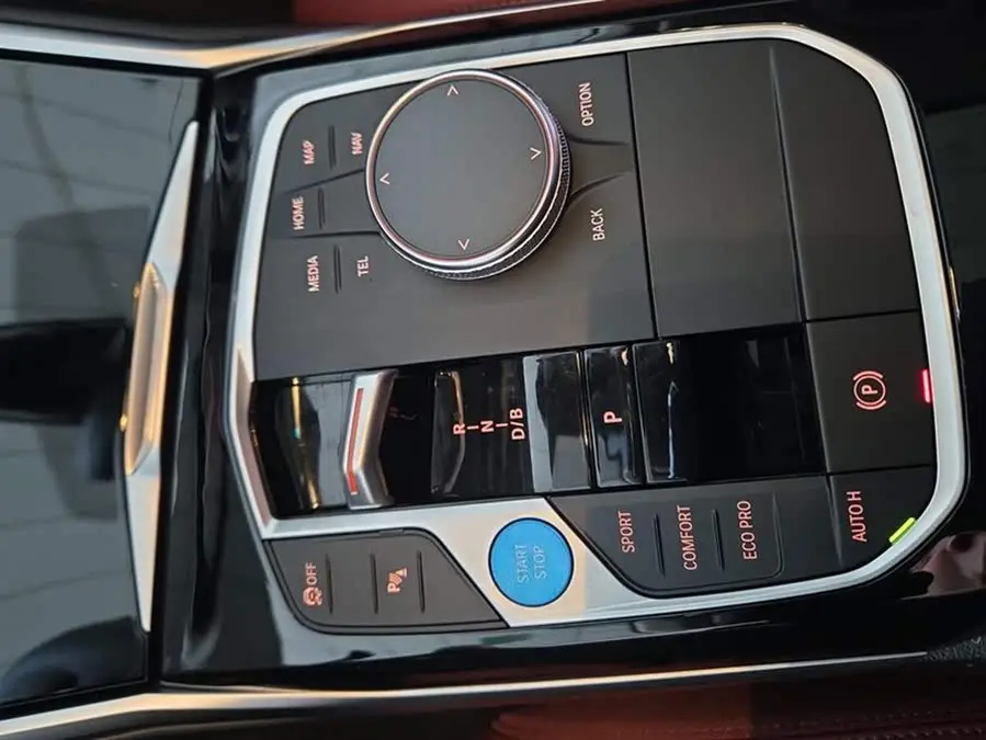 بي إم دبليو i3 2024 eDrive 35 L