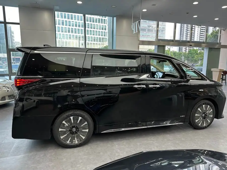 ألفارد 2024 مزدوج المحرك 2.5 لتر النسخة الممتازة