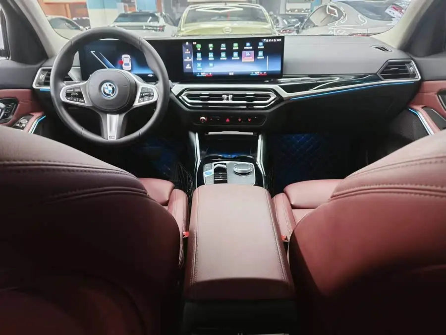 بي إم دبليو i3 2022 eDrive 35 L