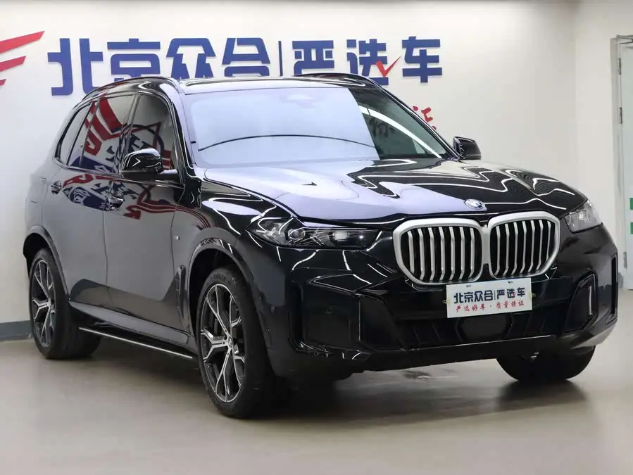 بي إم دبليو X5 2023 xDrive 30Li طراز فاخر M حزمة رياضية ليلية