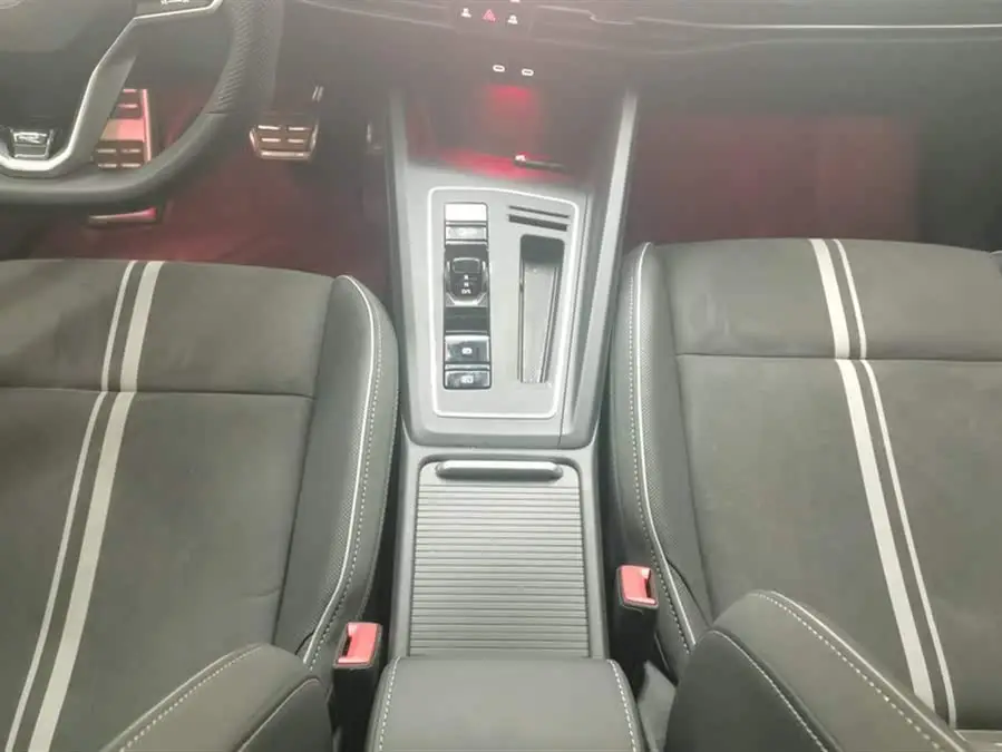 Golf 2023 280TSI DSG R-Line 20th Anniversary Edition