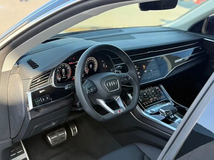 أودي Q8 2022 55 TFSI الفاخرة الديناميكية