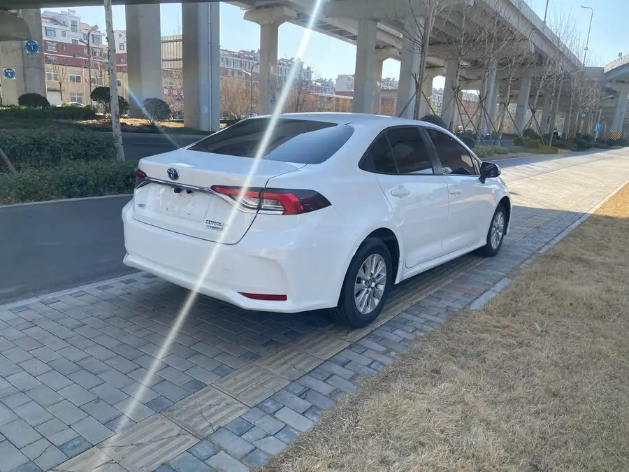 2021 كورولا هايبرد 1.8L E-CVT الإصدار الرائد