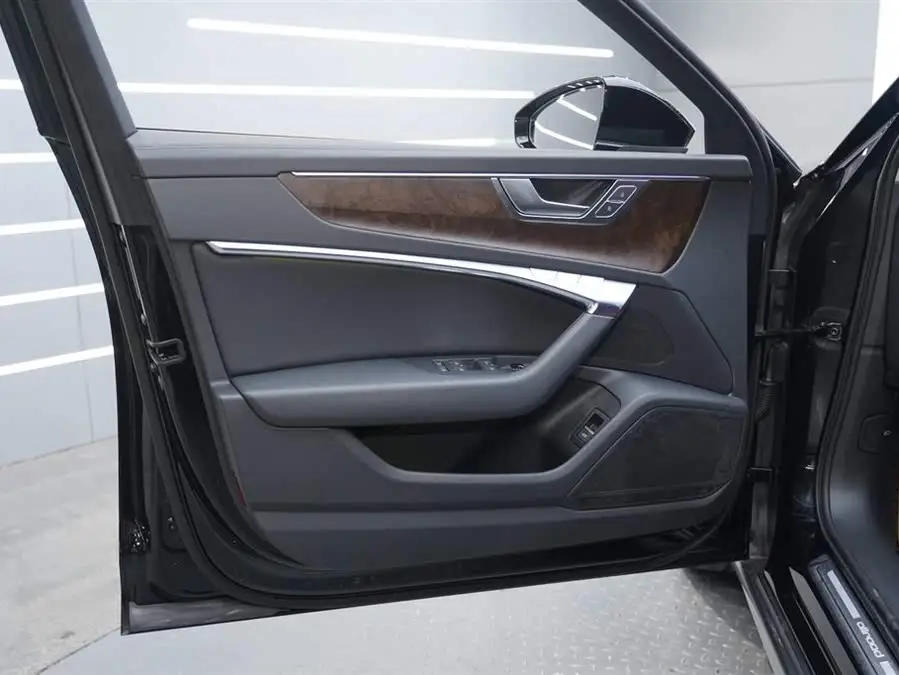 أودي A6 (مستورد) 2020 موديل Allroad Quattro Explorer 55 TFSI الطراز المتميز للطرق الوعرة