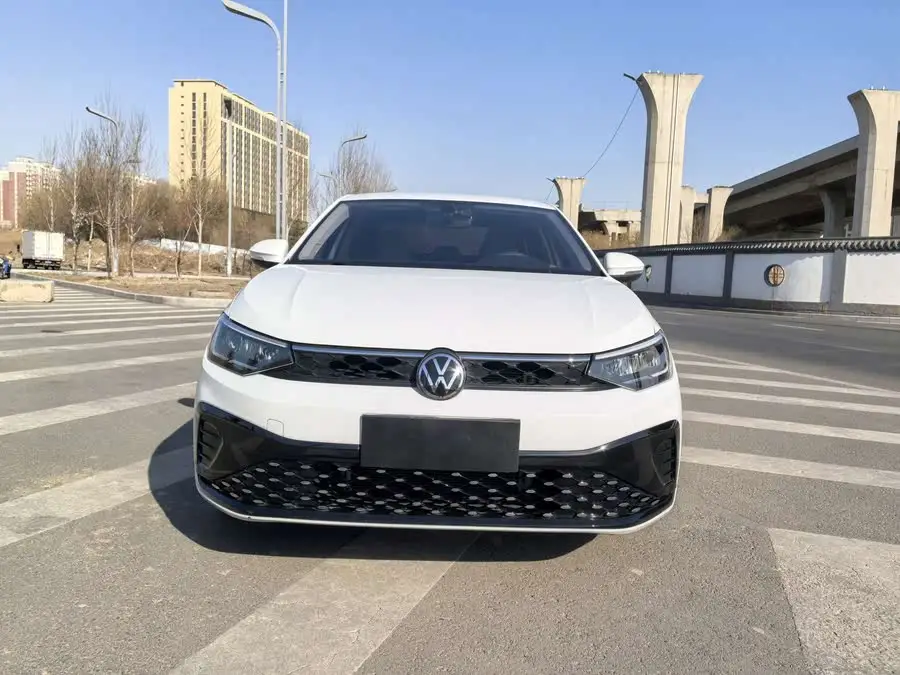 Lavida 2023 1.5L Automatic Deluxe Edition