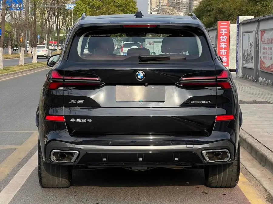 BMW X5 2023 xDrive 30Li Luxury M Sport Package