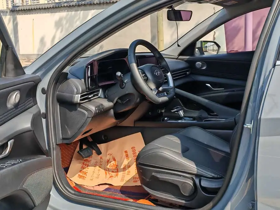 إلينترا 2022 1.5 لتر CVT GLX النسخة النخبوية