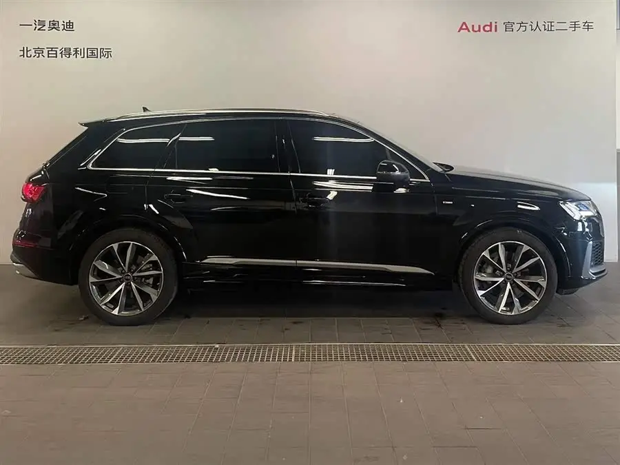 Audi Q7 2023 55 TFSI quattro S line Sport