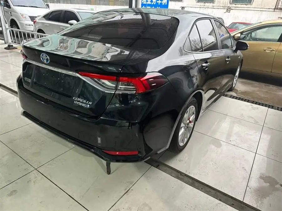 2023 كورولا 1.8 لتر هجينة كهربائية ذكية إصدار رائد