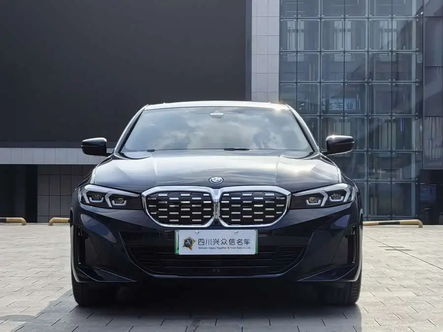 بي إم دبليو i3 2024 eDrive 35 L