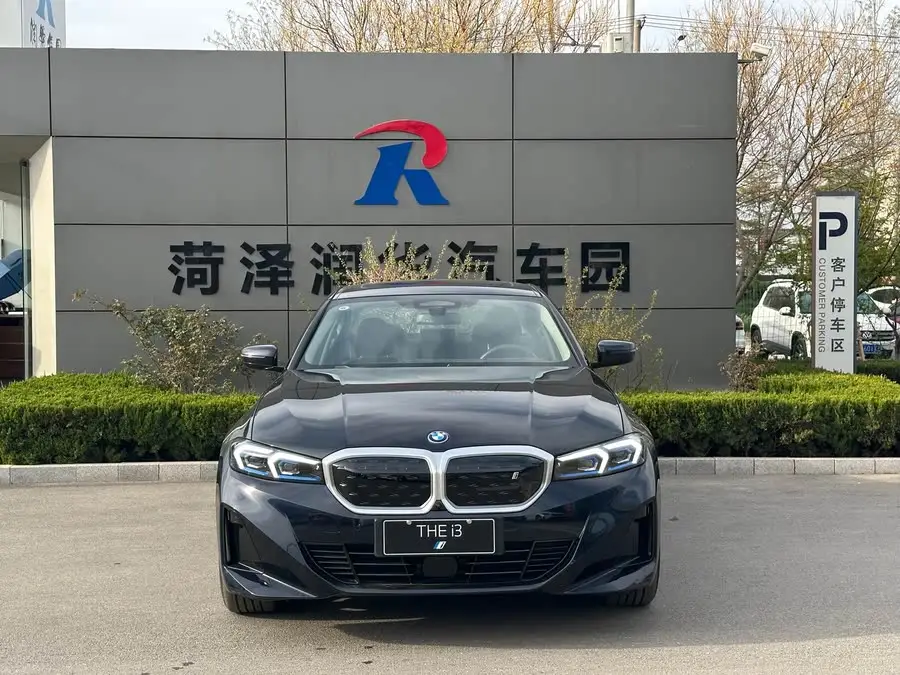 بي إم دبليو i3 2022 eDrive 35 L