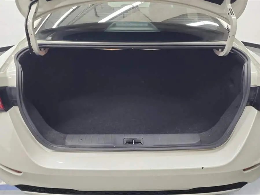 2021 نيسان سيلفي 1.6 لتر XL CVT إصدار الاستمتاع