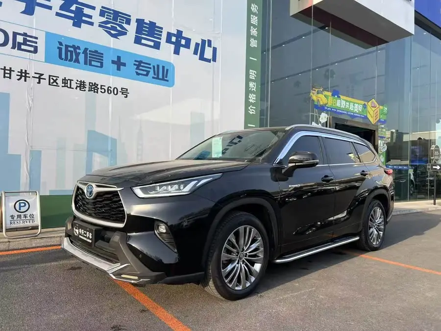 هايلاندر 2022 هايبرد 2.5 لتر دفع رباعي بريميوم 7 مقاعد