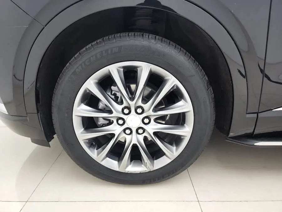 2022 إنفويجن 652T 2WD بريميوم 7 مقاعد