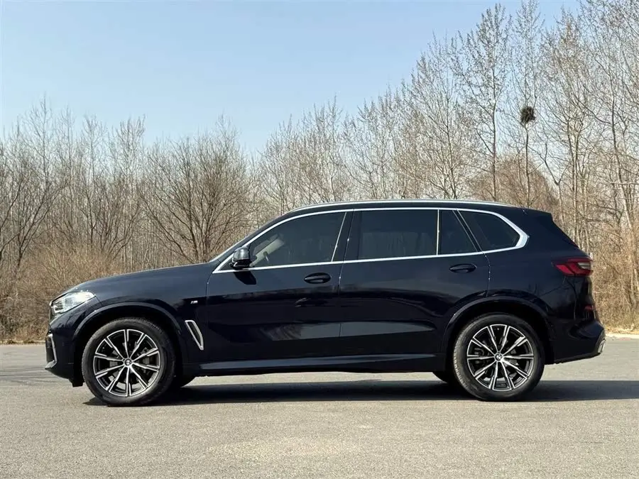بي إم دبليو X5 2022 نسخة معدلة xDrive 30Li حزمة الرياضية M
