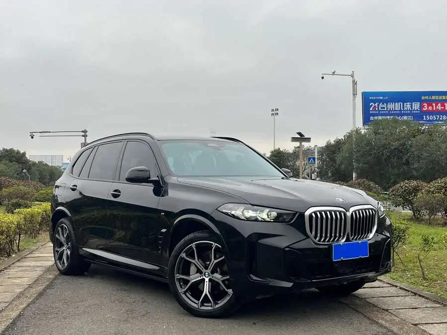 BMW X5 2023 xDrive 30Li Luxury M Sport Package