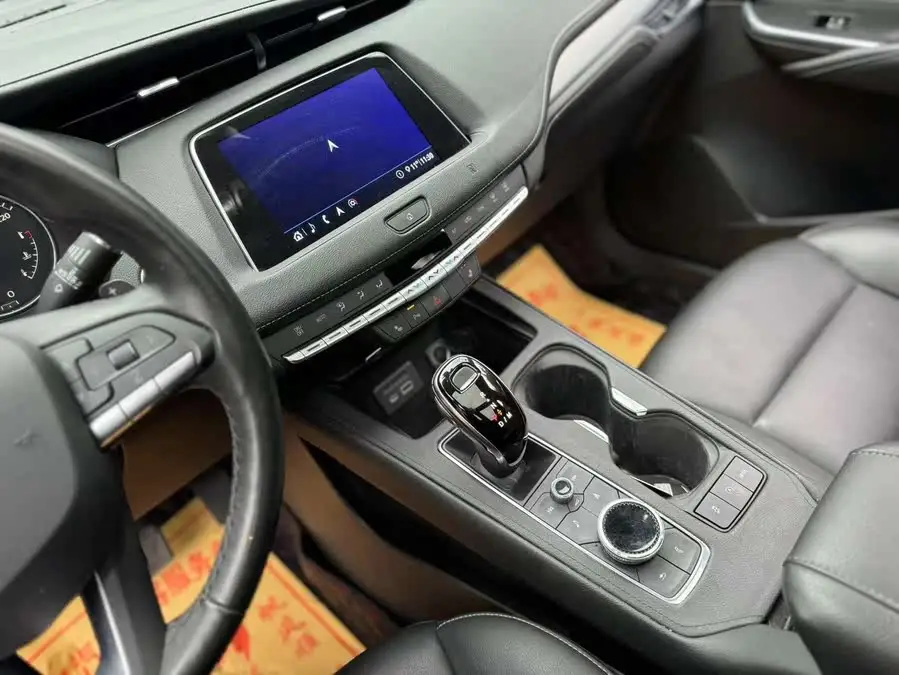 كاديلاك XT4 2020 طراز مُعدل 28T دفع ثنائي رائد