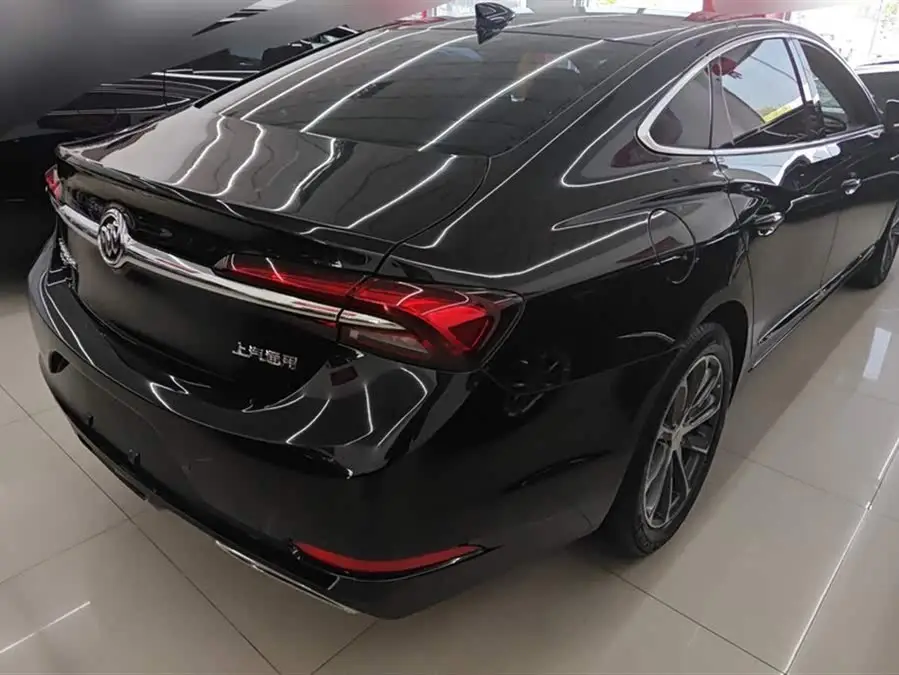 بيوك لاكروس 2022 652T الفاخرة