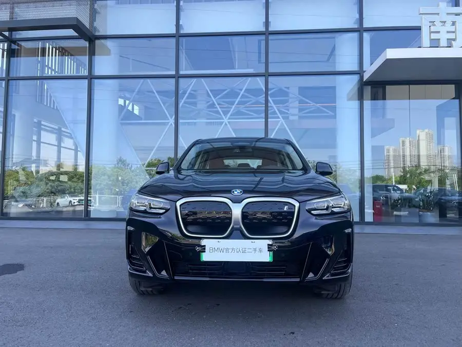 BMW iX3 2023 Leading Model