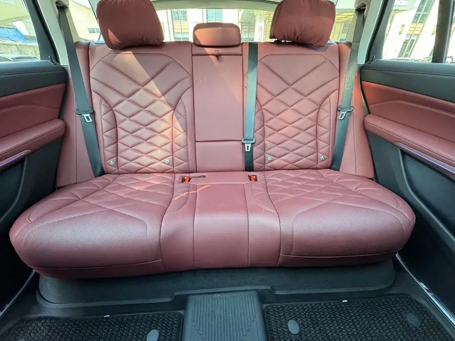 بي إم دبليو X5 2022 xDrive 30Li M حزمة رياضية