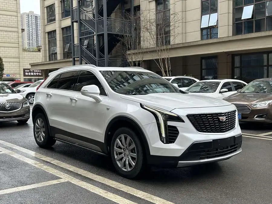 Cadillac XT4 2021 28T FWD Premium