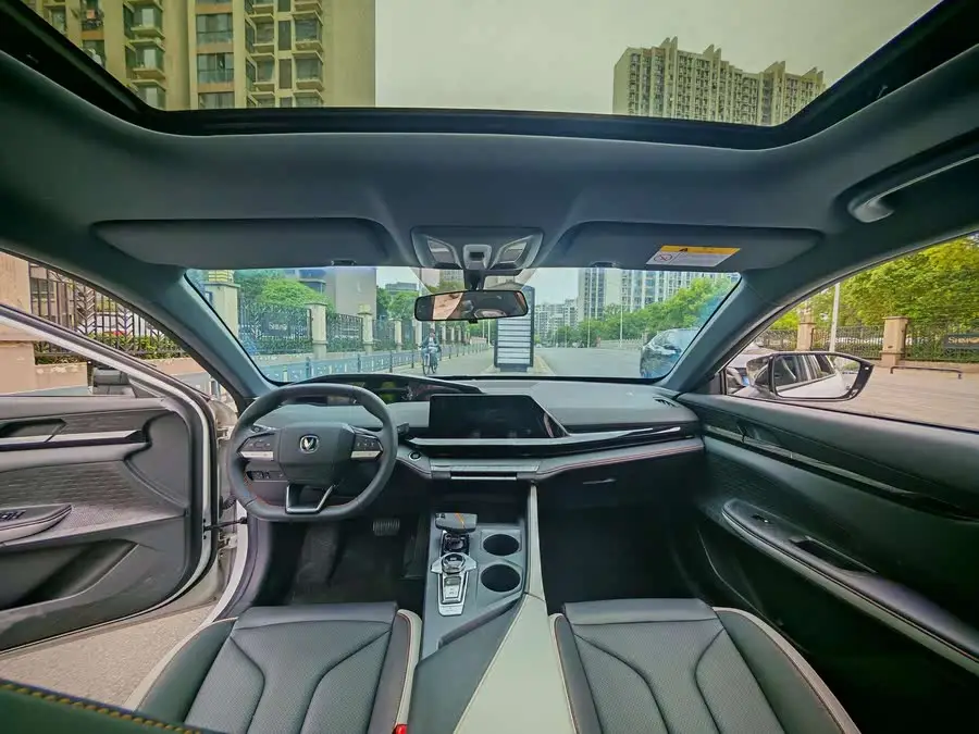 Changan UNI-V 2022 1.5T Excellence