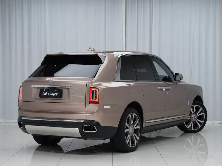 كولينان 2018 نسخة بأربعة مقاعد