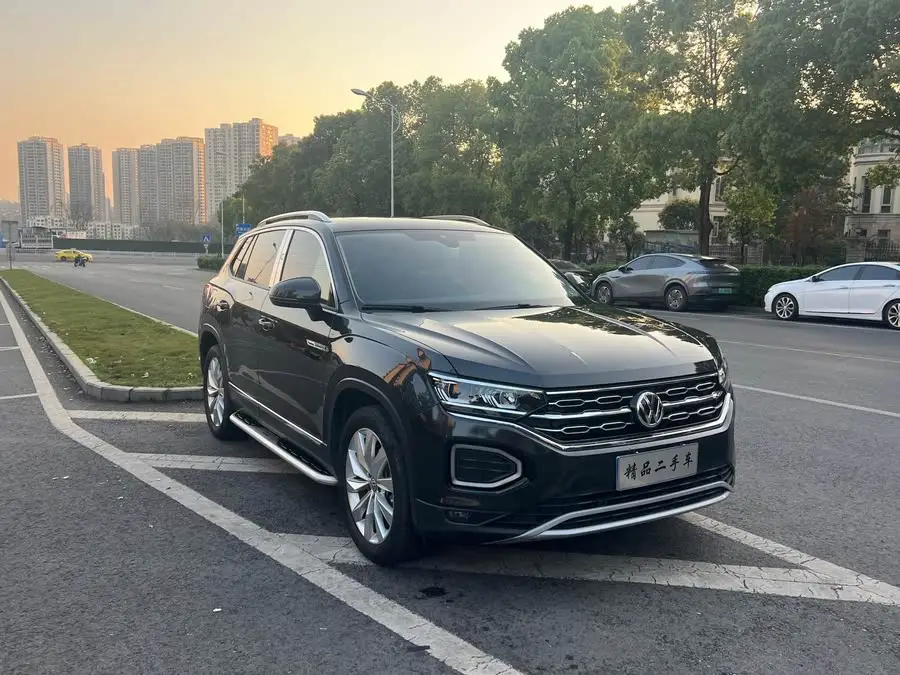 تيرون 2020 330 TSI دفع ثنائي نسخة فاخرة متصلة ذكيًا برو