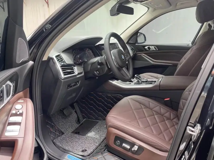 بي إم دبليو X5 2022 طراز محدث xDrive 30Li حزمة M الرياضية