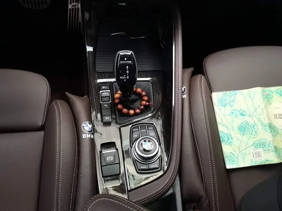 بي إم دبليو X1 2021 xDrive25Li النسخة الفاخرة