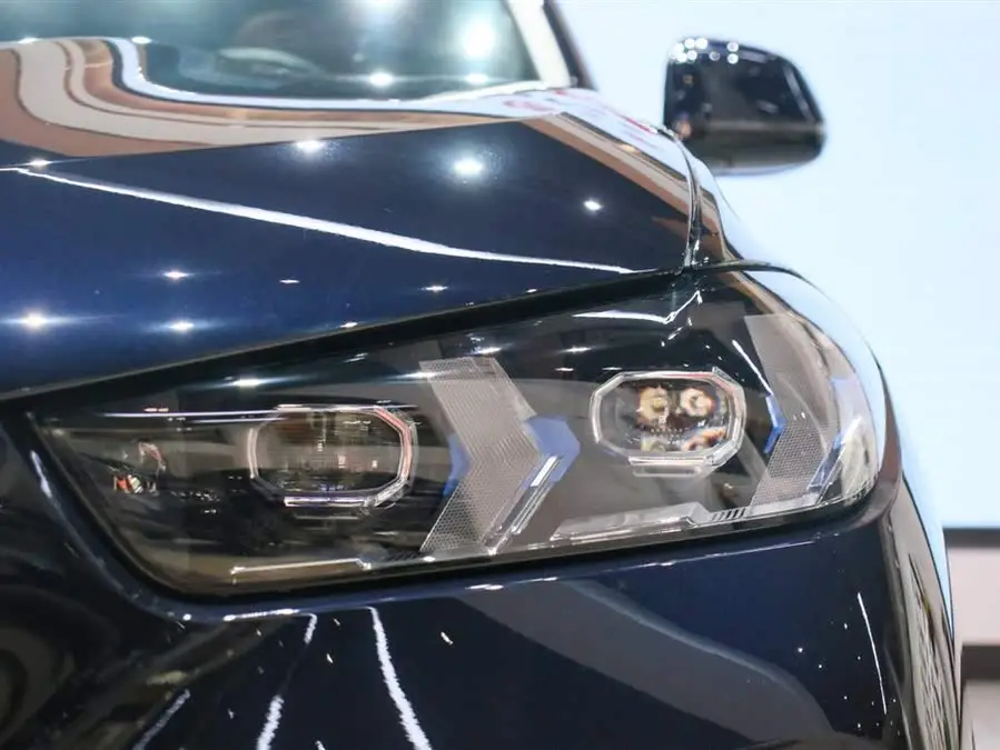 BMW X5 2023 xDrive 40Li M Sport Package