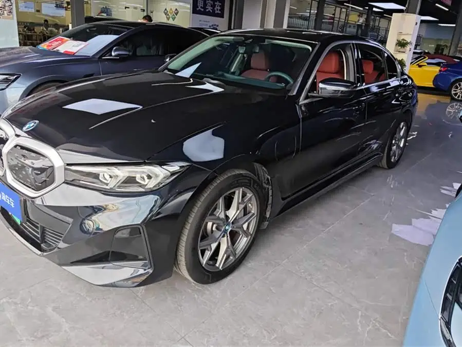 بي إم دبليو i3 2022 eDrive 35 L