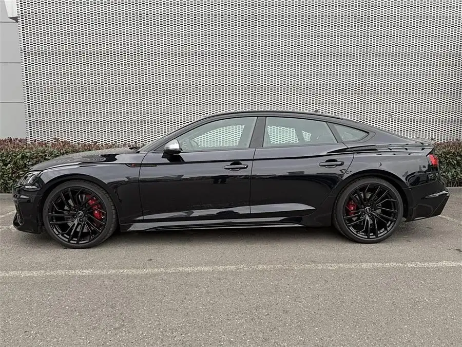 أودي RS 5 2023 RS 5 2.9T سبورت باك إصدار بلاك