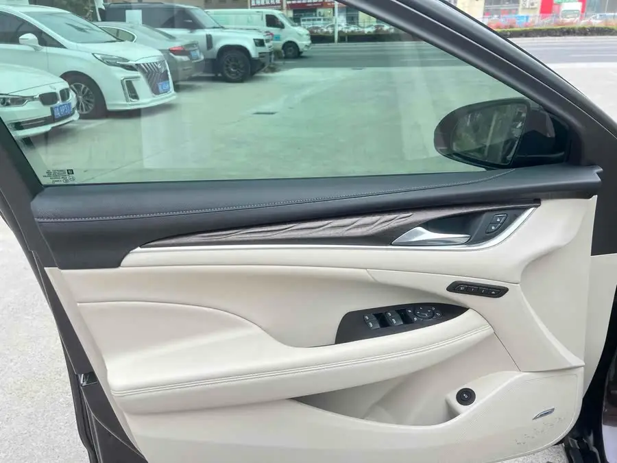 بيوك 2022 أفينير أول استمتاع