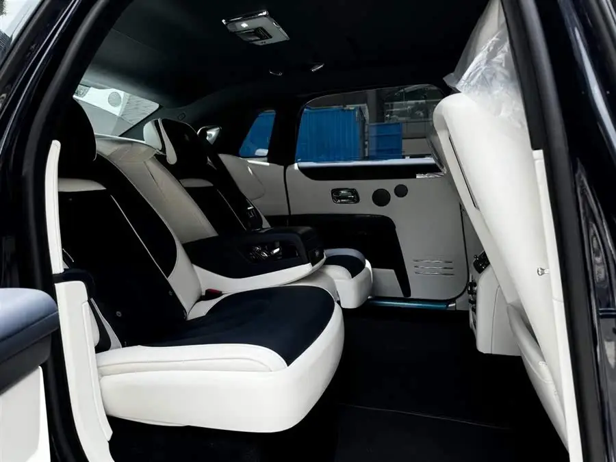 غوست 2021 6.7T النسخة ذات قاعدة العجلات الطويلة