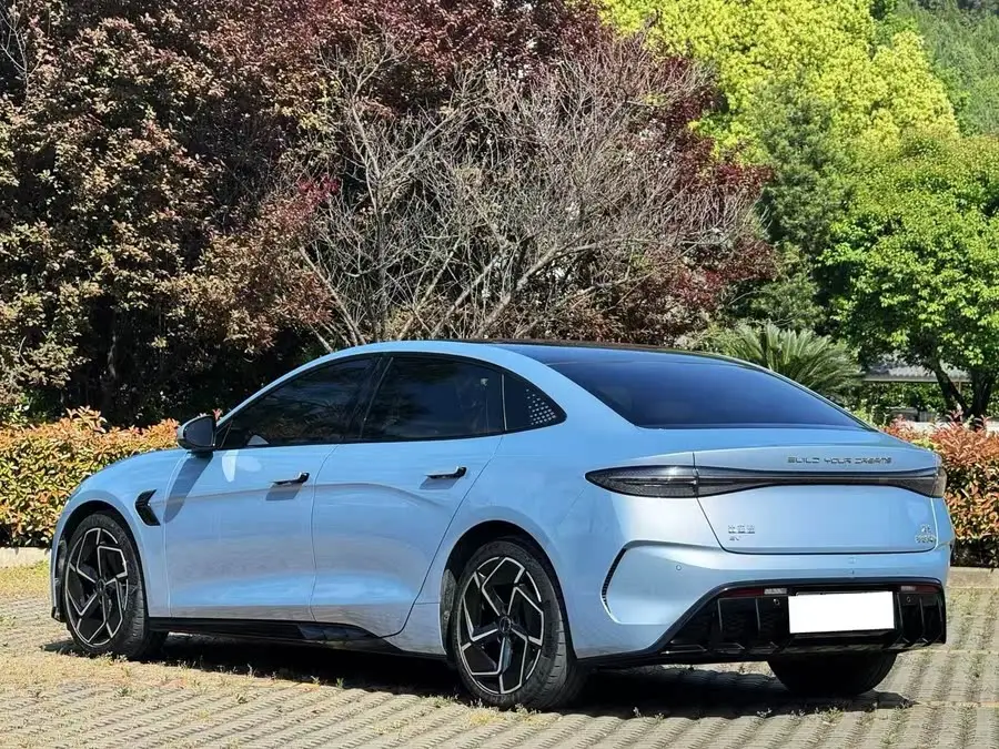 ختم 2022 موديل 700 كم نسخة الدفع الخلفي طويلة المدى