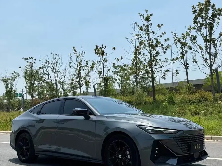 Changan UNI-V 2022 1.5T Premium